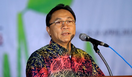 ir zulkifli hasan ketua mpr