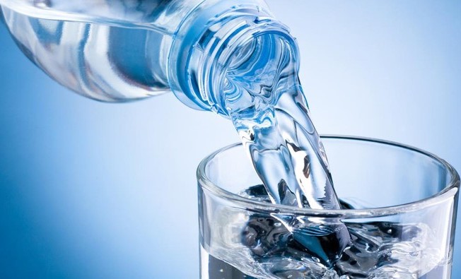 Viral Air Aqua Diduga dari Sumur Bor, Dosen UM Surabaya Jelaskan Fakta Ilmiahnya - MuhammadiyahNews.com Viral Air Aqua Diduga dari Sumur Bor, Dosen UM Surabaya Jelaskan Fakta Ilmiahnya - MuhammadiyahNews.com